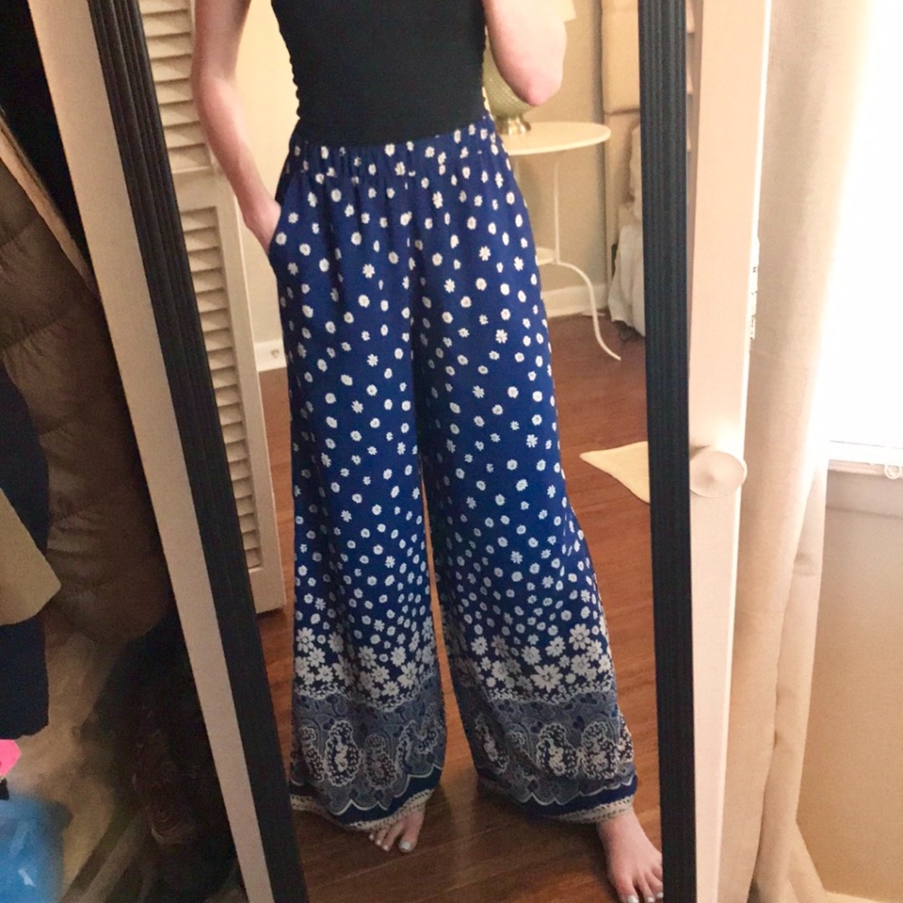 *Lulu’s* Navy High-Waisted Palazzo Pants